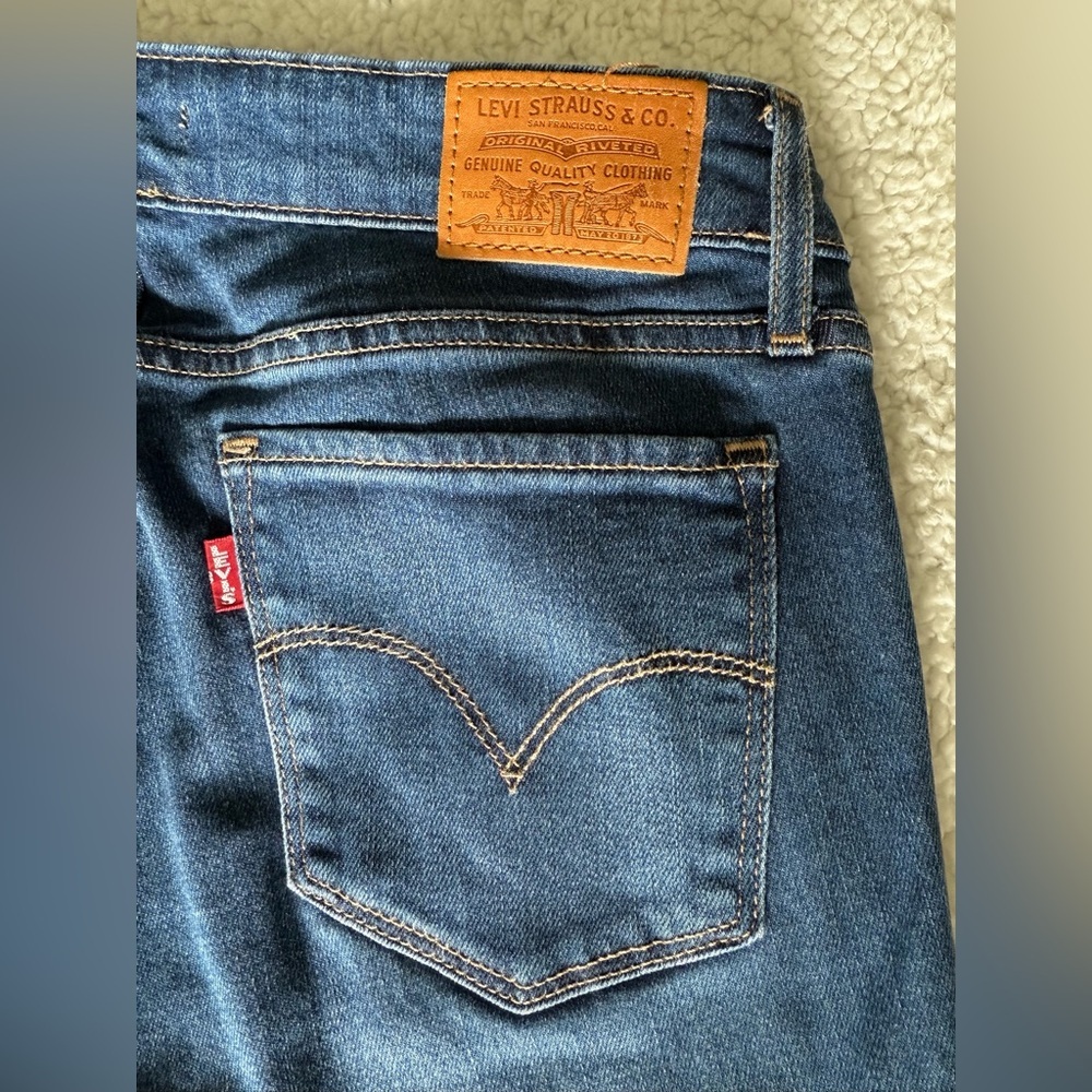 Levi's 711 Skinny Jeans 27/30 med. dark blue wash